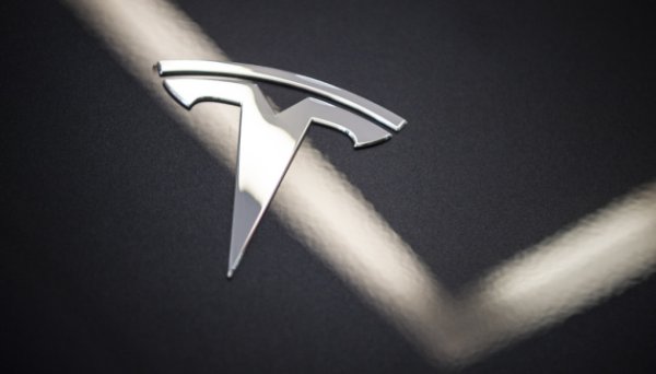 З лютого автопілот на Tesla стане доступним лише за щомісячною підпискою