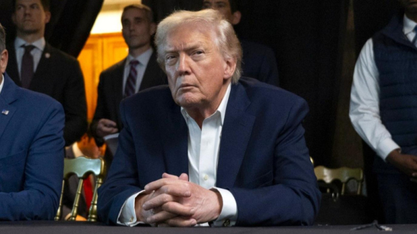 Трамп заявил, что банки «грабят» американцев и требует ограничить кредитные ставки до 10%