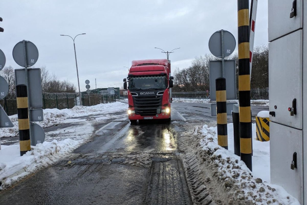 На кордоні з Молдовою зупинили пропуск транспорту, – митниця
