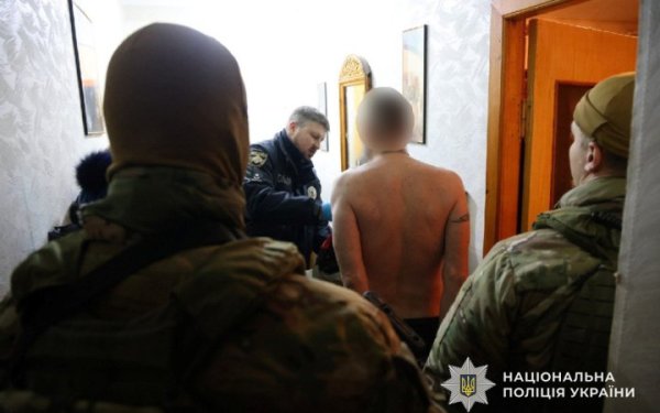 У Дніпрі затримали чоловіка, підозрюваного у тому, що він взяв у заручники власну матір