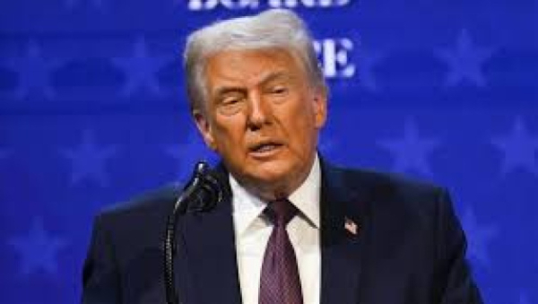 Трамп пригрозил Канаде 100% тарифами