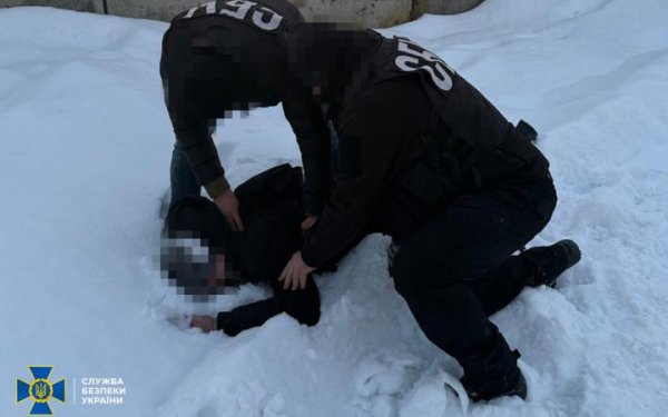 Затримали двох підозрюваних у зборі даних для РФ про наслідки удару “Орєшніком” по Львівщині