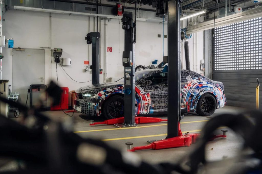 BMW M Neue Klasse: jak działa system z czterema silnikami