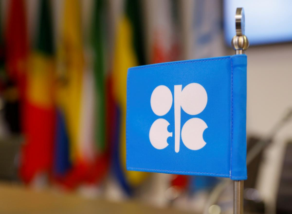 ОПЕК+ заллє світ "чорним золотом": нафтові "королі" готують доленосне рішення