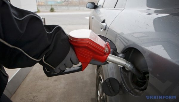 Бензин і дизпальне дорожчають: ціни на АЗС України 13 лютого
