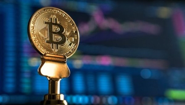 Криптовалюти різко дешевшають на тлі ситуації навколо Ірану – Bloomberg