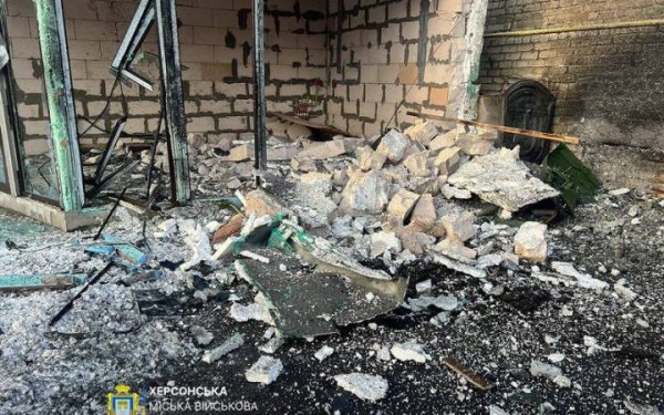 Окупанти атакували Дніпровський район Херсона, постраждала людина