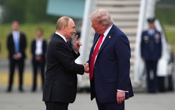 Игра на амбициях Трампа. РФ может вернуться к расчетам в долларах, – Bloomberg