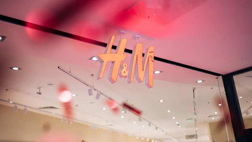 H&M запустив онлайн-магазин в Україні – що можна замовити, які лінійки доступні та скільки магазинів працює в Києві, Одесі й Львові H&M запустив онлайн-магазин в Україні - що можна замовити, які лінійки доступні та скільки магазинів працює в Києві, Одесі й Львові
