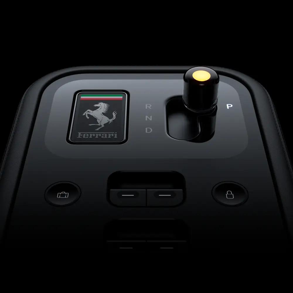 Jony Ive stworzył wnętrze pierwszego elektrycznego Ferrari Luce