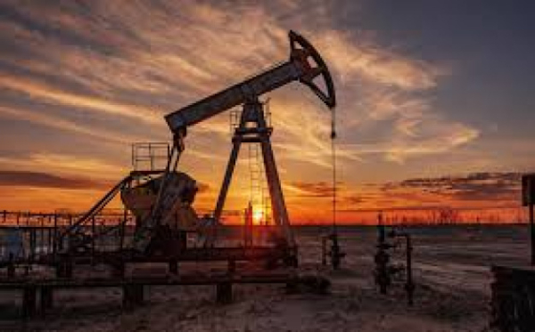 Нефть снова дорожает: рынки закладывают риски нового конфликта