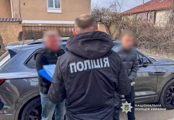 Выманивали деньги у военных под видом продажи элитных авто: в Одесской области разоблачили мошенников