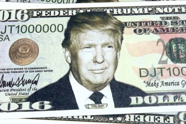 Впервые за 165 лет на долларах заменят подпись казначея на подпись Трампа