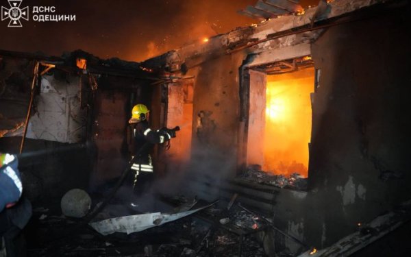 Росіяни атакували Одесу: поцілили у пологовий будинок (оновлено)
