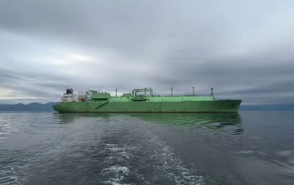 Достали и там? Российский газовый танкер вспыхнул в Средиземном море