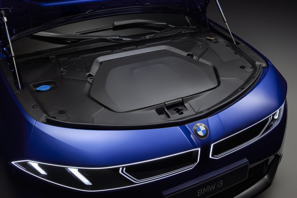 BMW электризует легенду: в Мюнхене представили новую i3 на базе 3 серии (фото)