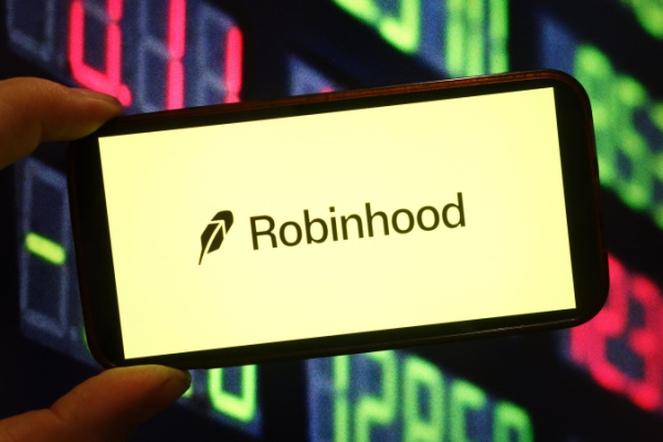 Robinhood запускает новую платиновую карту для состоятельных клиентов