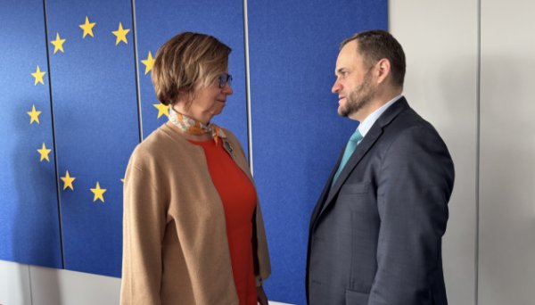 Кулеба обговорив із представницею ЄК інтеграцію до європейської транспортної мережі