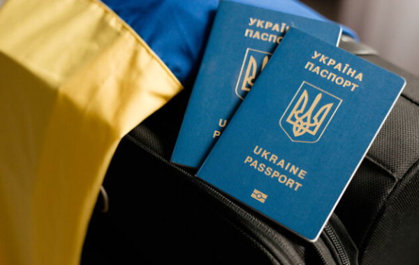 Новые правила для украинцев в США, Канаде и Британии: как получить паспорт без очередей