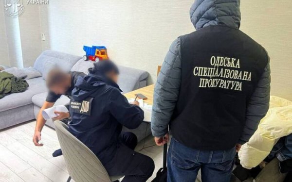 В Одесі анестезіолога та фельдшера підозрюють в організації схем для ухилянтів