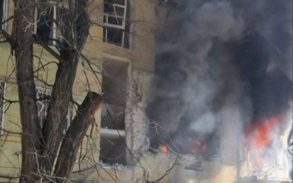 Росіяни пошкодили багатоповерхівку у Дніпрі
