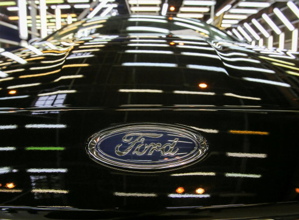 Ford відкликає чверть мільйона популярних моделей: в чому причина