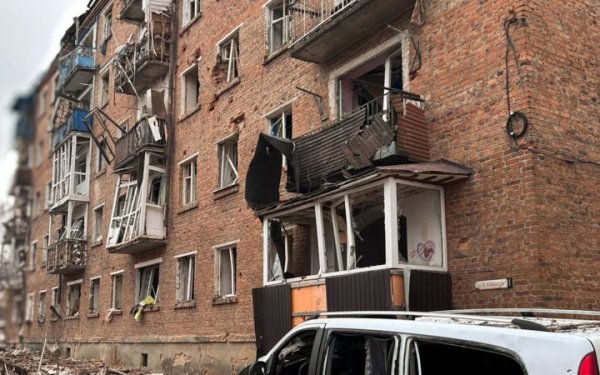 Головне за понеділок, 30 березня: авіаудар по Слов’янську, хвиля “замінувань”, 120 боєзіткнень
