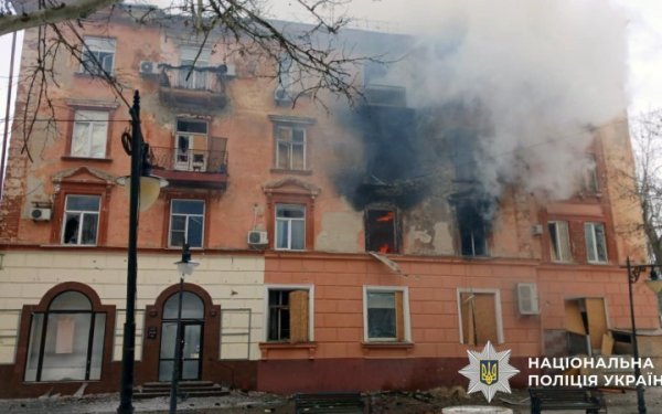 Окупанти знову обстріляли центр Херсона, семеро цивільних постраждали