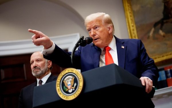 Трамп призвал войска Ирана сложить оружие