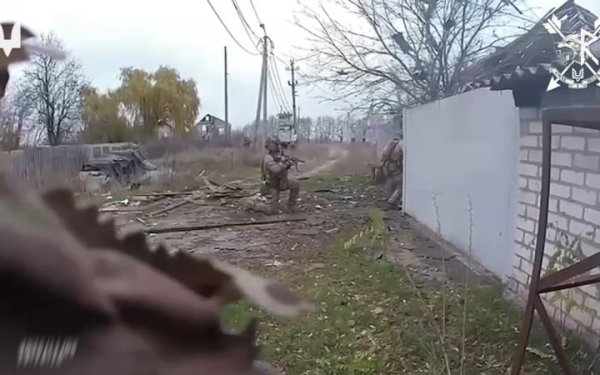 Бійці ССО показали кадри зачистки від російських окупантів будинку біля Покровська