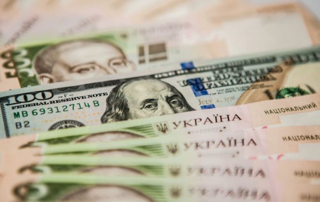 Курс долара в Україні може зрости до 45,5 грн: причина, прогноз, що відбувається на валютному ринку