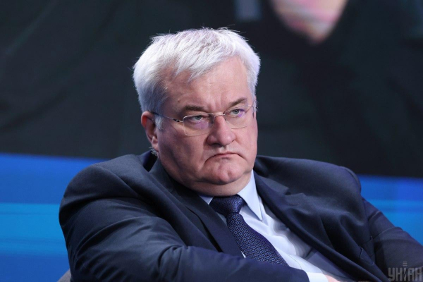 "Занурюються у спіраль беззаконня": МЗС оцінило намір Угорщини арештувати кошти України
