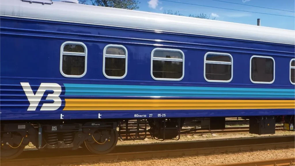 Укрзалізниця змінює маршрути після нічної атаки РФ: де виникли затримки 7 березня 2026