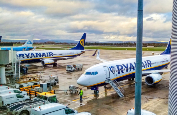 Ryanair предупреждает о дефиците авиатоплива в мае: что будет с ценами на билеты