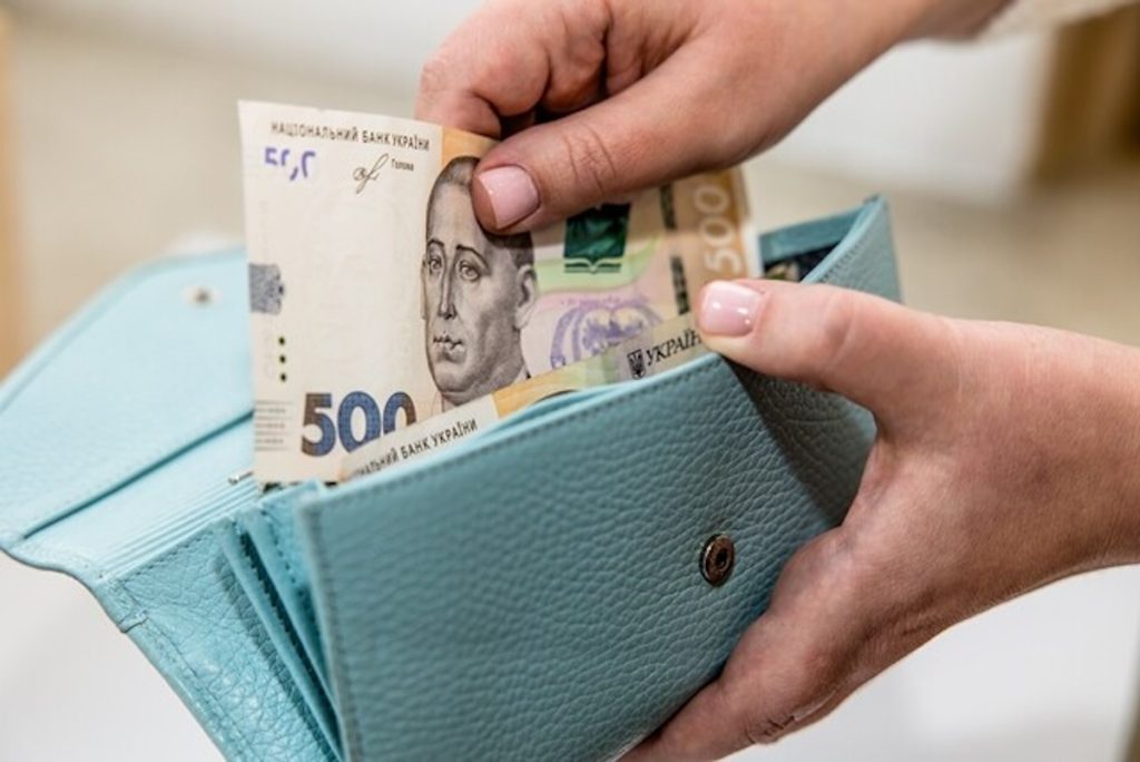 Соціальна допомога на догляд 2026: яка сума, хто може отримати, інструкція, як оформити через Пенсійний фонд