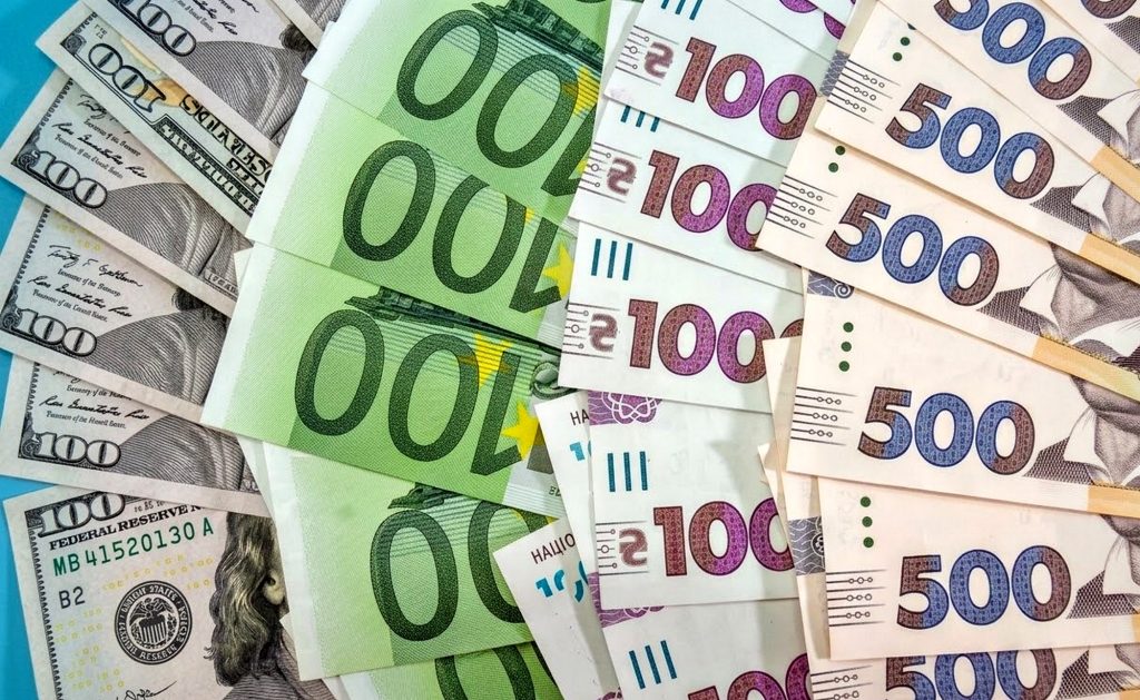 Курс валют на 23 квітня 2026 в Україні: долар і євро подешевшали, скільки коштують