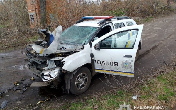 Ворог атакував авто поліцейських на Сумщині
