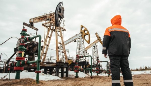 У Росії видобуток нафти в квітні впав до мінімуму за шість років – Reuters