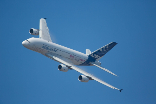 Airbus сократил поставки самолетов в первом квартале на 16%