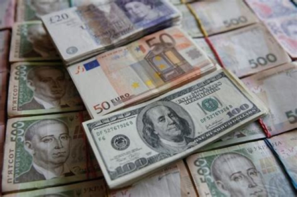 НБУ определил курсы доллара и евро на понедельник