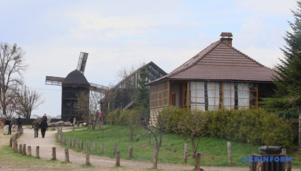 В Україні зростає популярність мандрівок: як збільшився туристичний збір