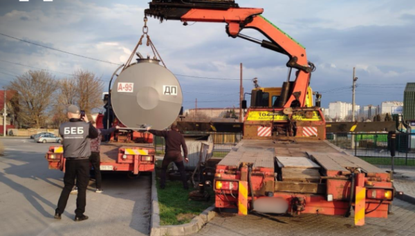 Вилучили 80 тонн пального: на Київщині закрили п’ять нелегальних АЗС