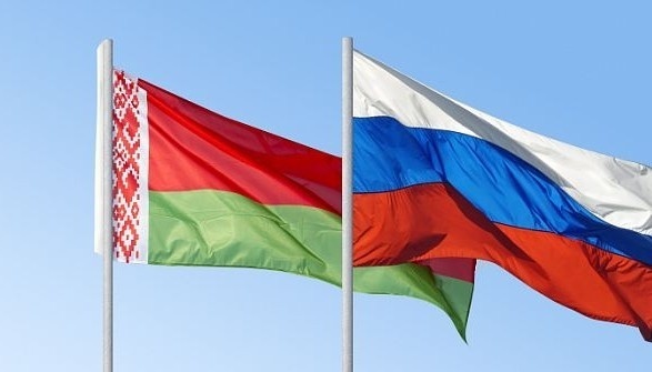 Білорусь перекриває провали у бюджеті грошима з Росії – розвідка