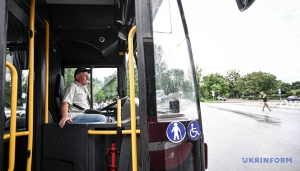 В Україні скоротилися обсяги пасажирських та вантажних перевезень – Держстат
