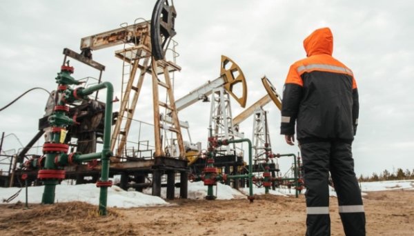 Слабка ППО та атаки дронів зменшують доходи Кремля від нафти – FT
