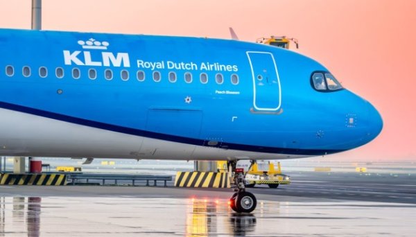 KLM скасовує десятки рейсів у Європі через подорожчання авіапального