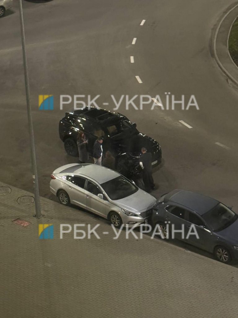 Тарас Цимбалюк потрапив у ДТП у Києві: що сталося вночі в ЖК Варшавський, подробиці аварії і фото