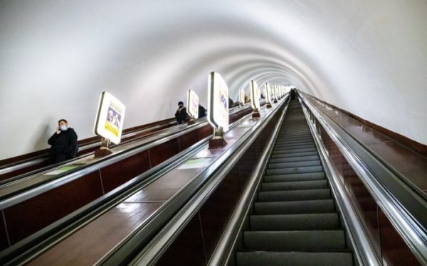 У Києві призупиняли рух “синьою” гілкою метро через проникнення пасажира в тунель