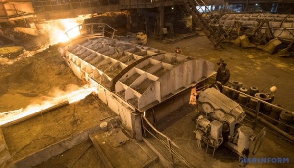 АрселорМіттал Кривий Ріг зупиняє низку потужностей через збої в логістиці, Укрзалізниця відповіла на закиди