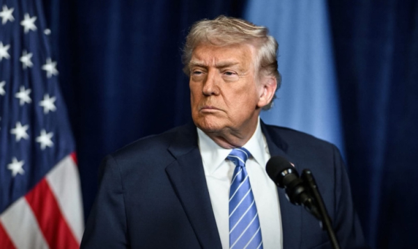 Трамп объявил о повышении пошлин на автомобили из ЕС до 25%: детали новой торговой войны